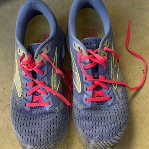Brooks Running Shoes Women’s Size 10